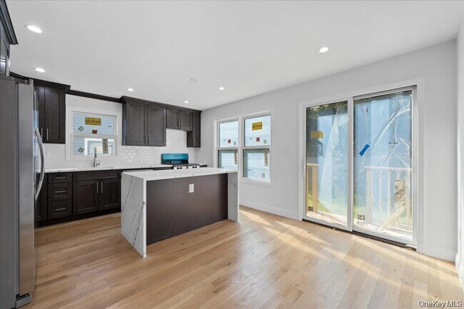 89 Thurton Pl in Yonkers, NY - Building Photo - Building Photo