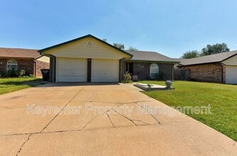 1120 Kings Ct in Moore, OK - Building Photo - Building Photo