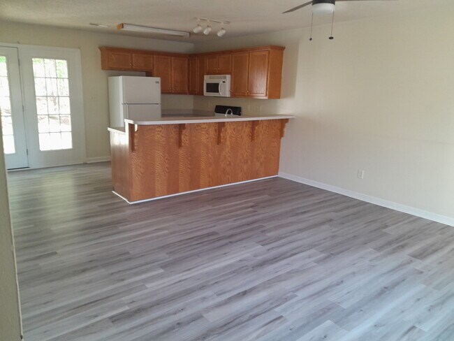 136 Cedar Ave, Unit 144 in Hudson, NC - Building Photo - Building Photo