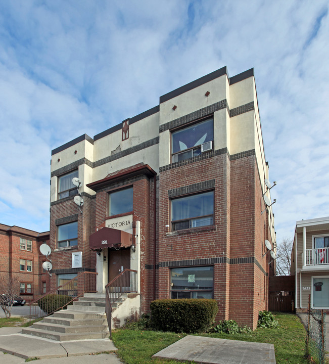 291 Simcoe St S in Oshawa, ON - Building Photo