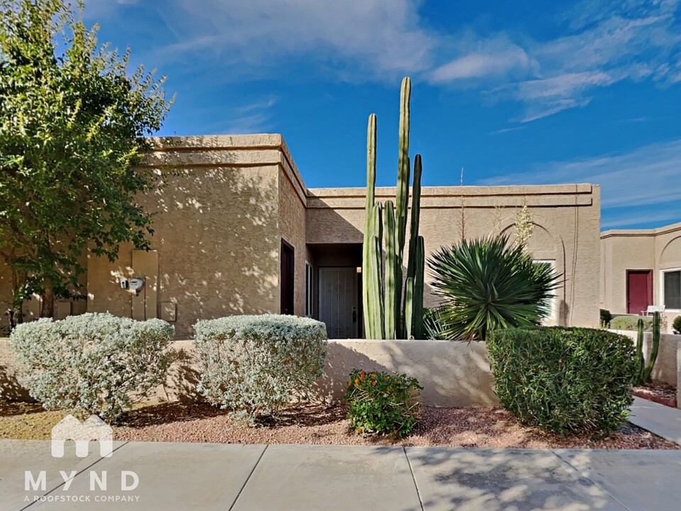 20233 N 21st Dr in Phoenix, AZ - Building Photo