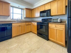 10000 Bay Harbor Terrace in Bay Harbor Islands, FL - Building Photo - Building Photo