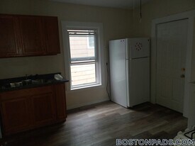 94 River St in Cambridge, MA - Building Photo