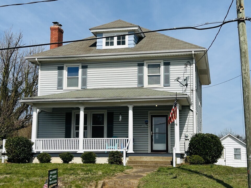 330 Main St in Madison Heights, VA - Building Photo