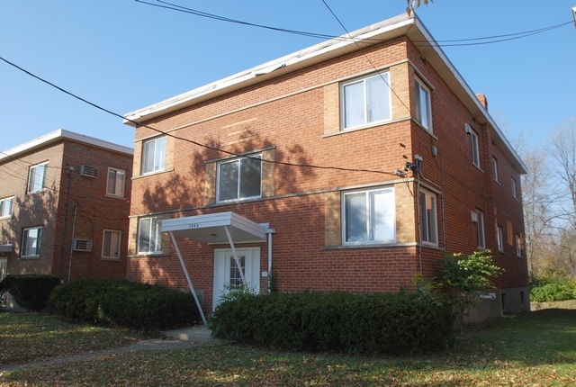 Crest Hill Quad Apartments in Cincinnati, OH - Building Photo