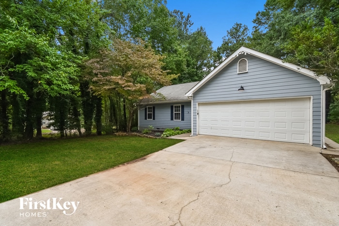 520 Honeysuckle Ln in Palmetto, GA - Building Photo