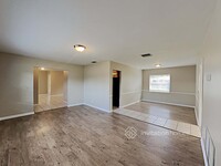 205 Rembrandt Dr in Brandon, FL - Building Photo - Building Photo