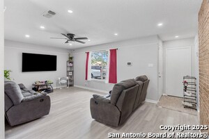 338 Scotty Dr in San Antonio, TX - Building Photo - Building Photo