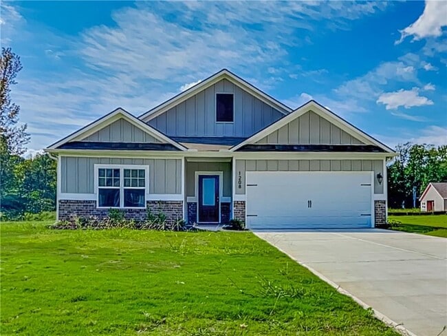 1208 Fendt Dr in Locust Grove, GA - Building Photo - Building Photo
