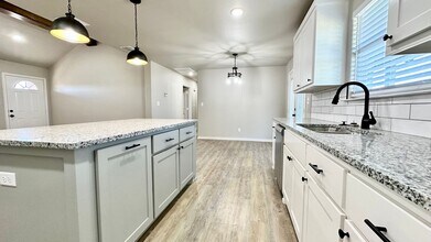 7409 E Keuka St in Idalou, TX - Building Photo - Building Photo