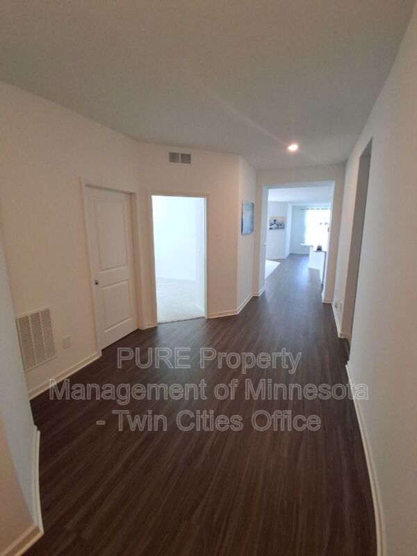 4654 Schilling Way in Woodbury, MN - Building Photo - Building Photo