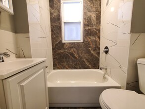 102 Romaine Ave in Jersey City, NJ - Building Photo - Building Photo