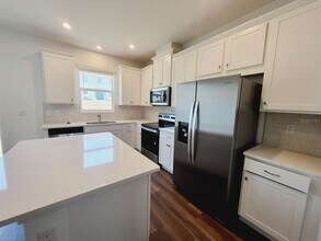 1184 Lakeshore Breeze Pl in Kissimmee, FL - Building Photo - Building Photo
