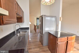3863 Beech Down Dr in Chantilly, VA - Building Photo - Building Photo