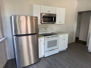 516 Cedar St, Unit 1 in Niles, MI - Building Photo - Building Photo