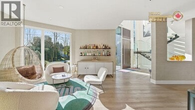 2710 Crescentview Dr in North Vancouver, BC - Building Photo - Building Photo