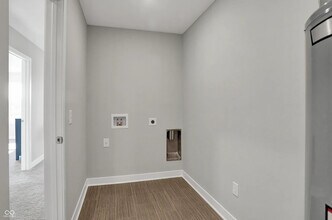 6611 Halsey St in Zionsville, IN - Building Photo - Building Photo