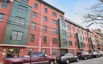 225 Bay St in Jersey City, NJ - Building Photo
