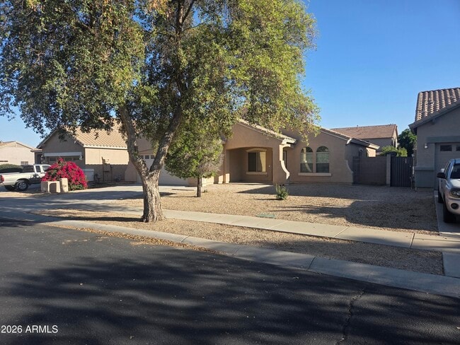 14195 W Hearn Rd in Surprise, AZ - Building Photo - Building Photo