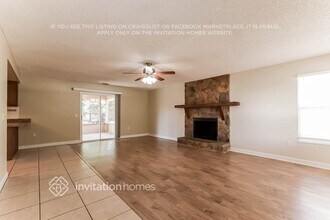 1270 Navarre Dr in Deltona, FL - Foto de edificio - Building Photo