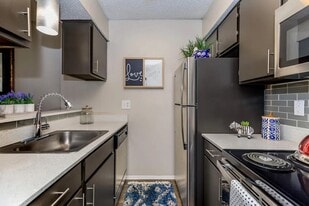 Sedona Ridge in Dallas, TX - Building Photo