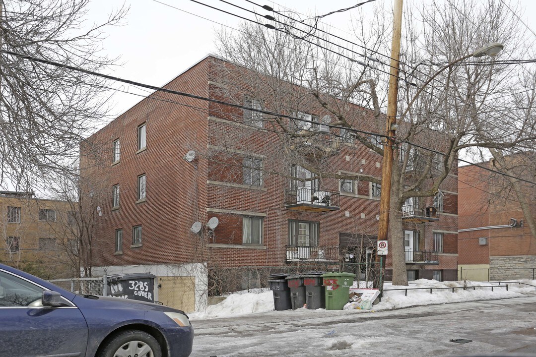 3275 Goyer in Montréal, QC - Building Photo