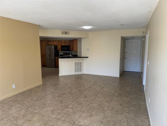 9001 Wiles Rd, Unit 204 in Coral Springs, FL - Building Photo - Building Photo