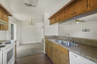 217 Lazy Ln in Conroe, TX - Building Photo - Building Photo