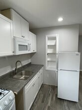 10546 Penrose St in Sun Valley, CA - Building Photo - Building Photo