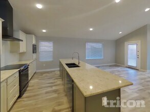 1409 Wavelet Dr in Azle, TX - Foto de edificio - Building Photo