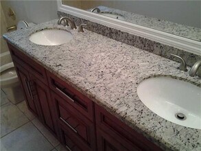 9620 NW 42nd Ct in Sunrise, FL - Building Photo - Building Photo