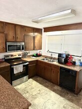 2322 Claremont Ln in Tallahassee, FL - Building Photo - Building Photo