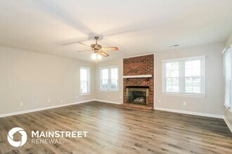 5313 Westrock Dr in Pfafftown, NC - Foto de edificio - Building Photo