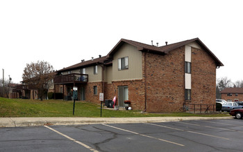 Orchard Apartments in Muncie, IN - Building Photo - Building Photo