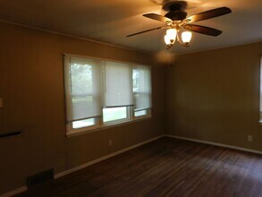 896 Fredrick Dr in El Dorado, KS - Building Photo - Building Photo
