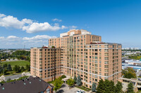 Bamburgh Gate in Toronto, ON - Building Photo - Building Photo