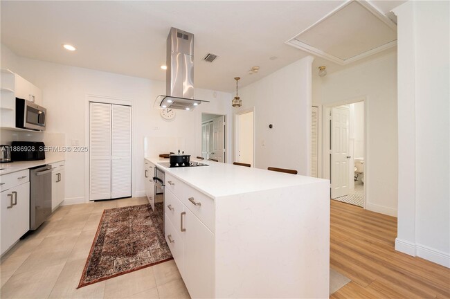 501 SW 24th Rd in Miami, FL - Building Photo - Building Photo