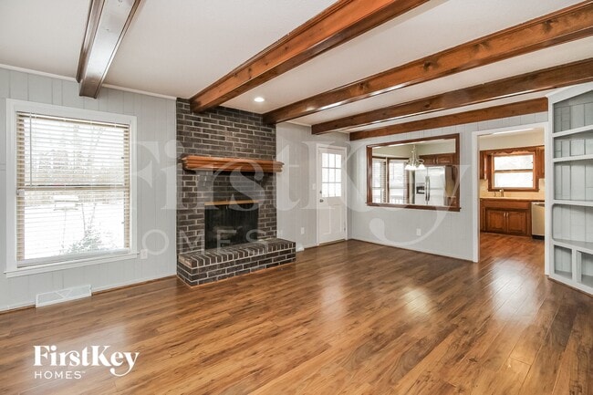 10002 NW 67 St in Parkville, MO - Building Photo - Building Photo