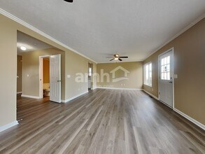 9865 Whispering Pine Dr in Tipp City, OH - Building Photo - Building Photo