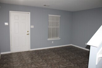 8143 Sanders Forest Ct in Humble, TX - Building Photo - Building Photo