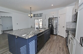 1904 N Duck Hawk Ave in Kuna, ID - Foto de edificio - Building Photo