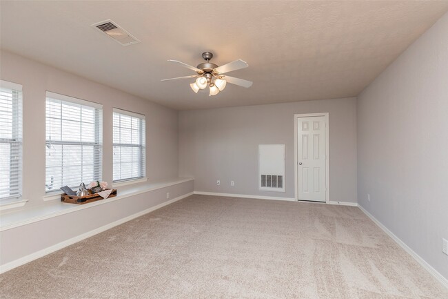 10126 Holly Chase Dr