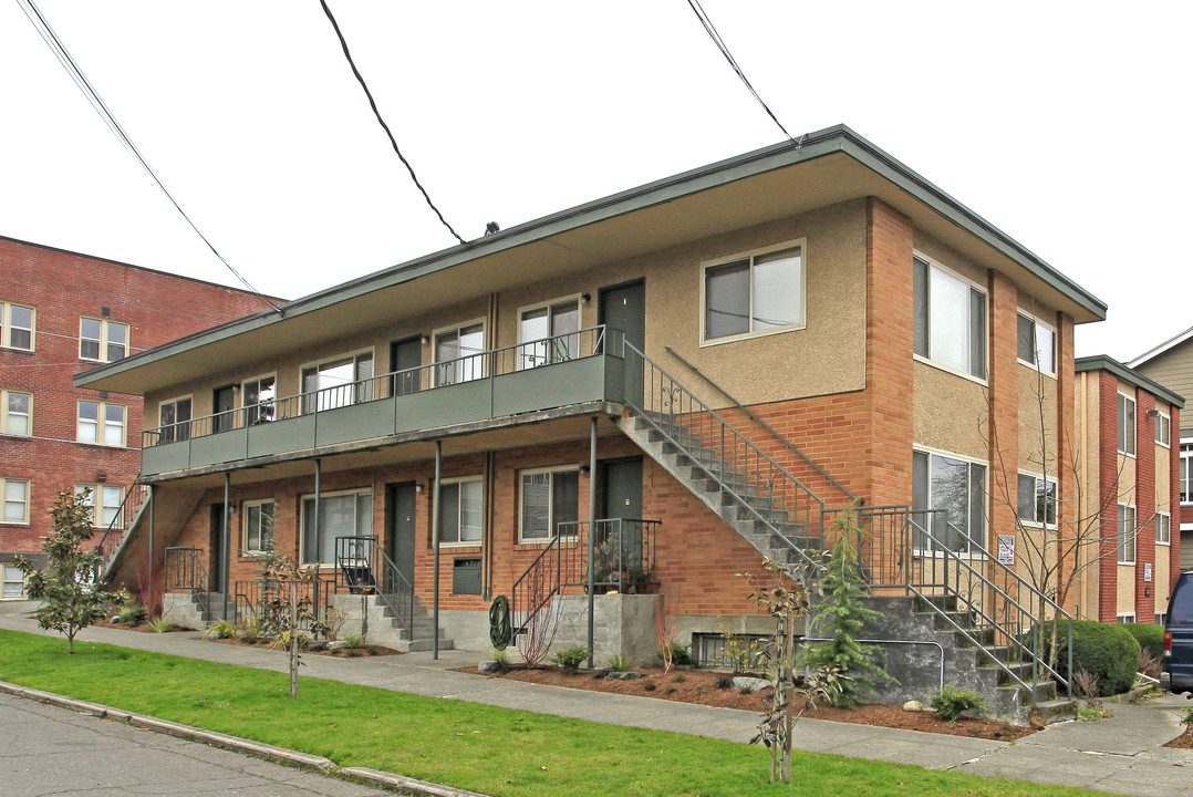 St. John's Court in Seattle, WA - Building Photo