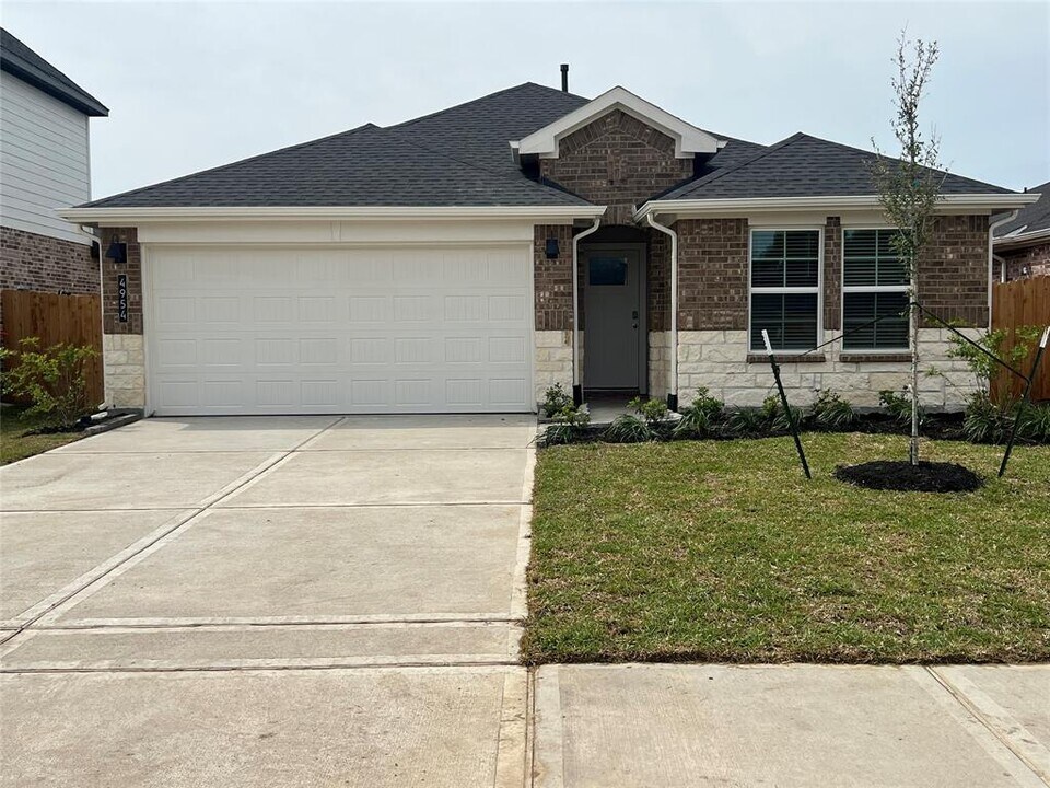 4954 Pne Hvn Ln in Fresno, TX - Building Photo