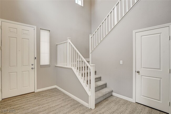 6237 Fallsview Ct in Las Vegas, NV - Building Photo - Building Photo