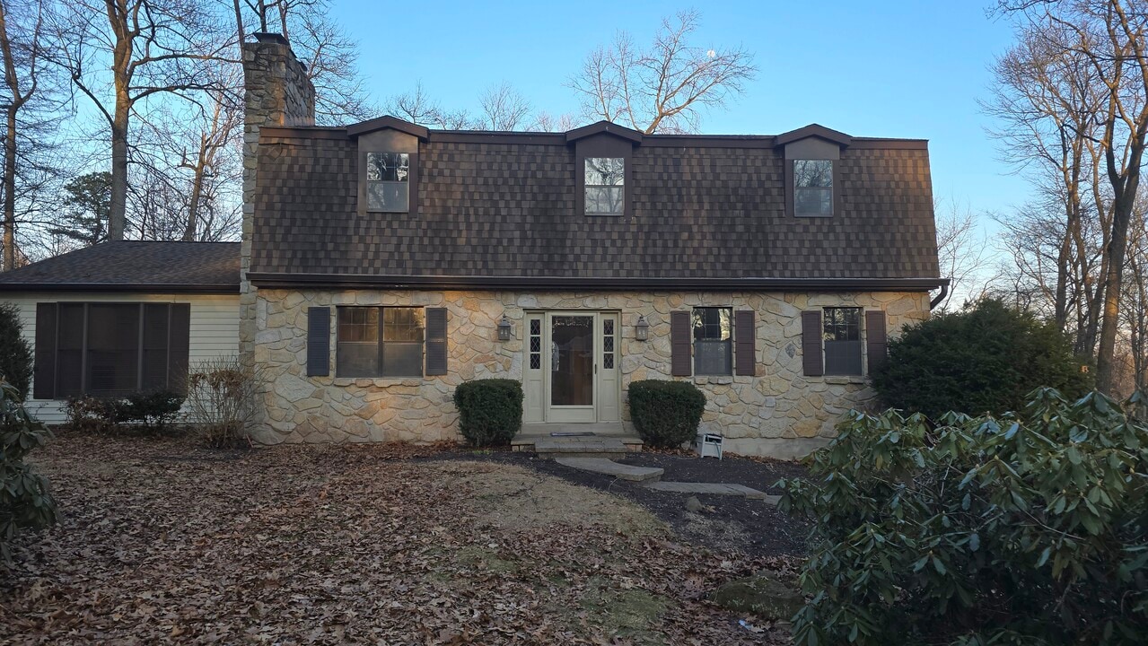 176 Primrose Dr in Hershey, PA - Building Photo