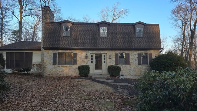 property at 176 Primrose Dr