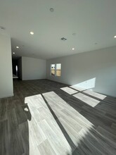 1036 Deerhorn Dr W in Madera, CA - Building Photo - Building Photo