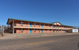 Sunset Apartments in Lubbock, TX - Building Photo