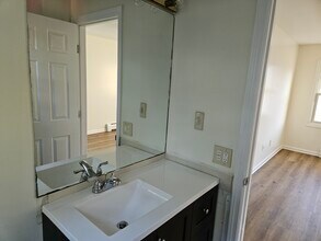 210 Garibaldi Ave in Stratford, CT - Building Photo - Building Photo